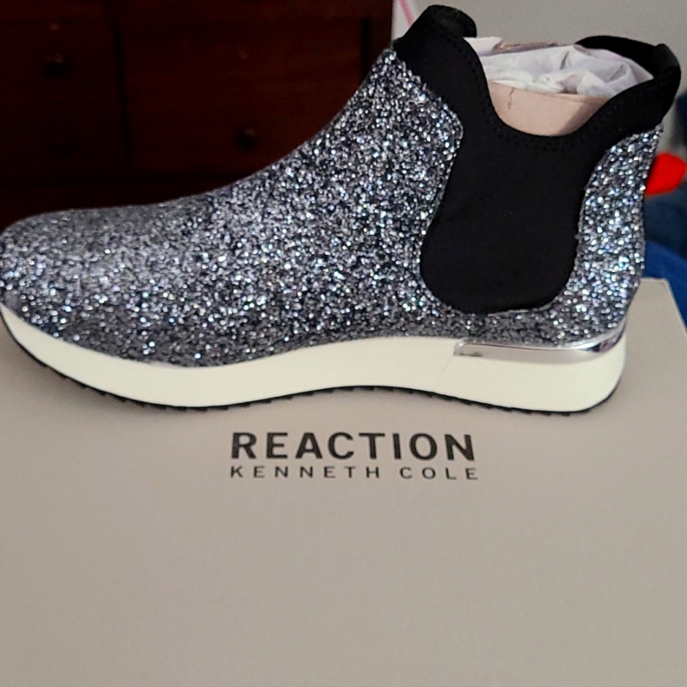 Kenneth Cole reaction slip on jogger NWOT - never worn